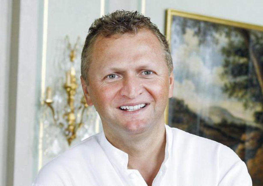 Koch des Jahres: <b>Peter Knogl</b> kocht im Basler Hotel «Les Trois Rois» und <b>...</b> - 400059_pic_970x641