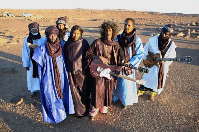 Le groupe touareg Tinariwen, pionnier du «blues du désert», est de passage à l'Usine, mercredi 10 juin.