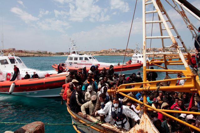 «Es sind keinesfalls die Ärmsten, die da kommen»: Afrikaner erreichen die italienische Insel Lampedusa (2011).