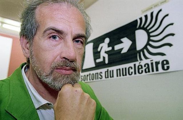 Christian Van Singer, parlementaire vert et militant antinucléaire - ici en 2006 lors de la campagne «Sortons du nucléaire».