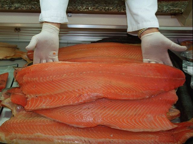 Le saumon est riche en oméga 3, qui permet d'induire le «bon» cholestérol.