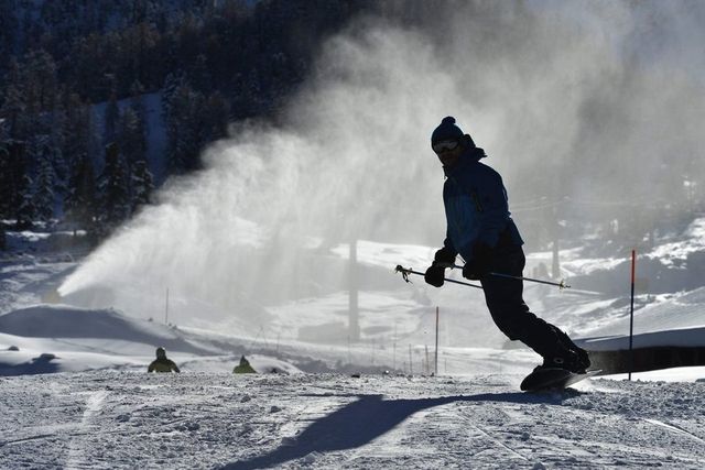 The attendance records were recorded despite a snowpack thin reinforced by the welcome addition of snow cannons. 