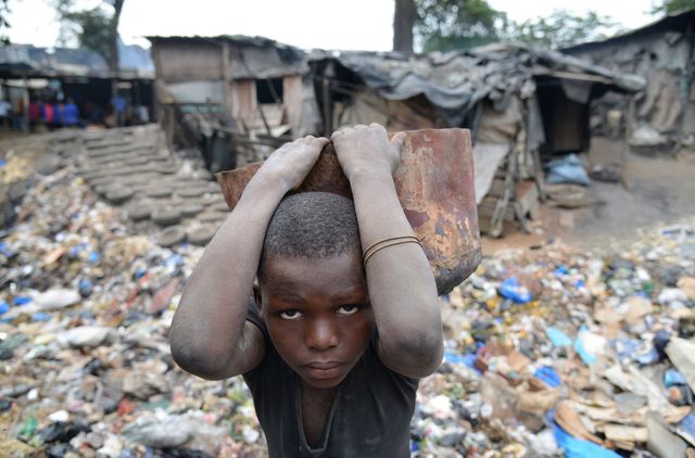 Résultat de recherche d'images pour "la pauvreté dans le monde"