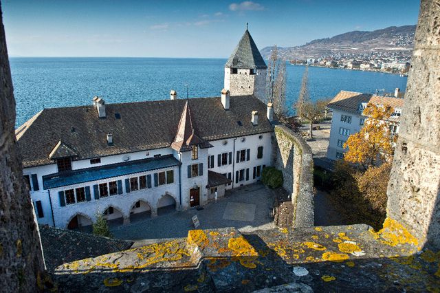 Le Château de La Tour-de-Peilz abrite le Musée suisse du jeu depuis 1987.