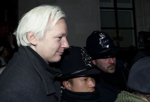 Julian Assange est réclamé en Suède dans une affaire de viol et d'agressions sexuelles.