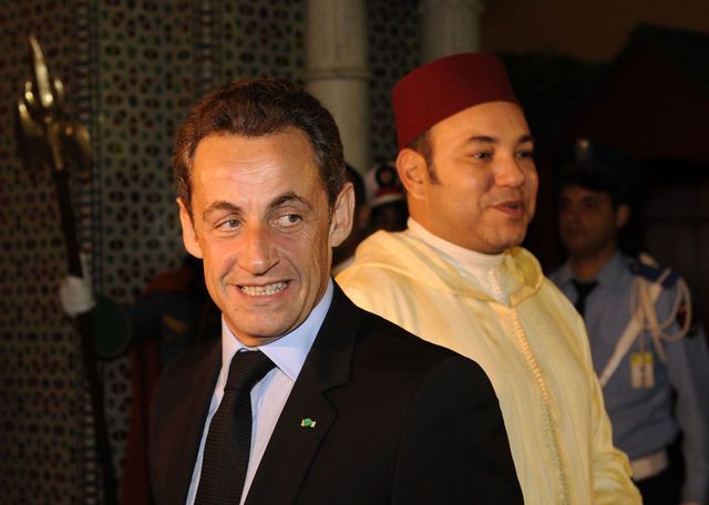 Quelques mois après le début de son mandat présidentiel,  Nicolas Sarkozy avait été reçu en octobre 2007 au Royal Mansour de Marrakech par le roi Mohammed VI.