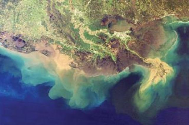 Une zone morte capturée par la NASA au large du delta du Mississippi. 