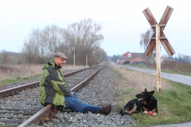 Michael Kiok, président des zoophiles allemands, vit avec «sa compagne», la chienne «Cessy».