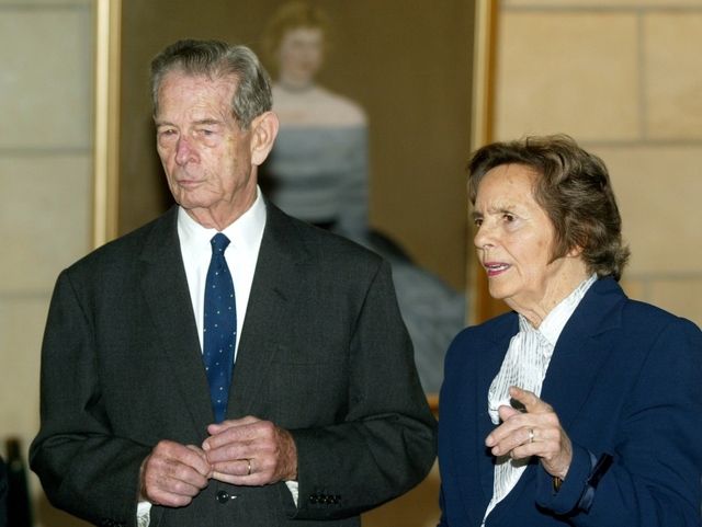 Anne et Michel de Roumanie réunis le 8 novembre 2004 au Palais Elisabeta à Bucarest, une demeure mise à disposition du roi par l'Etat roumain en sa qualité d'ancien chef d'Etat.