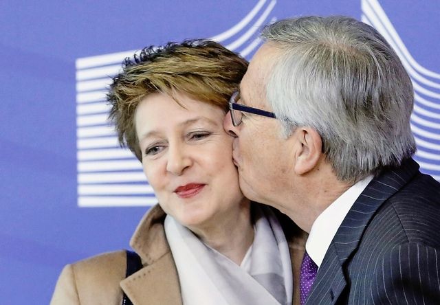Simonetta Sommaruga und EU-Kommissionspräsident Jean-Claude Juncker am Montag in Brüssel. Foto: Olivier Hoslet (EPA, Keystone)