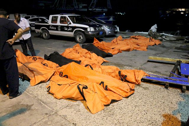 Die Rettung kam zu spät: Leichen von Flüchtlingen in Libyen. (27. August 2015)