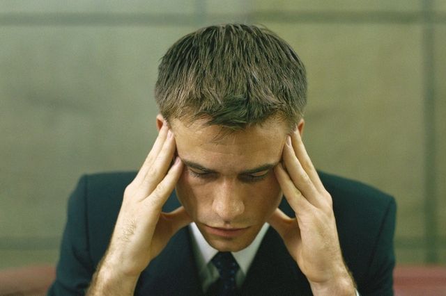 Zu viel Stress: Einer Studie zufolge steigt das Schlaganfallrisiko mit der Wochenarbeitszeit. (Symbolbild) 