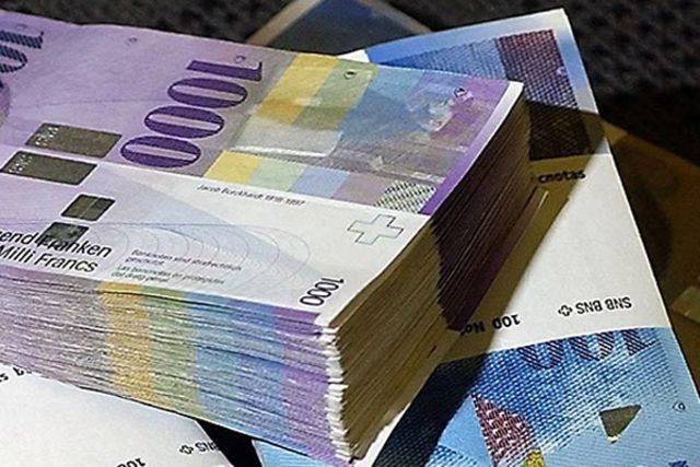 Beamte haben Nebeneinkünfte von bis zu 40'000 Franken. (Symbolbild)