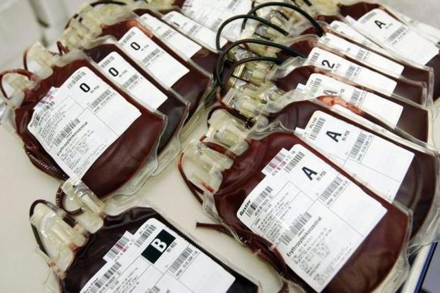 La Suisse envoyait jusqu'ici près de 30'000 sachets de sang à la Grèce. 