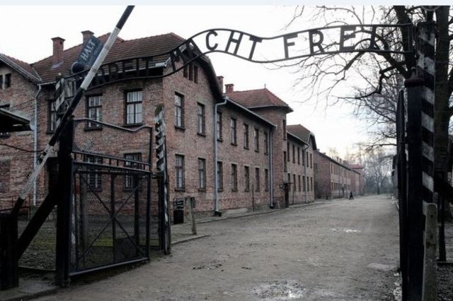 Allemagne Un Ex Ss D Auschwitz Accuse De Meurtres Monde