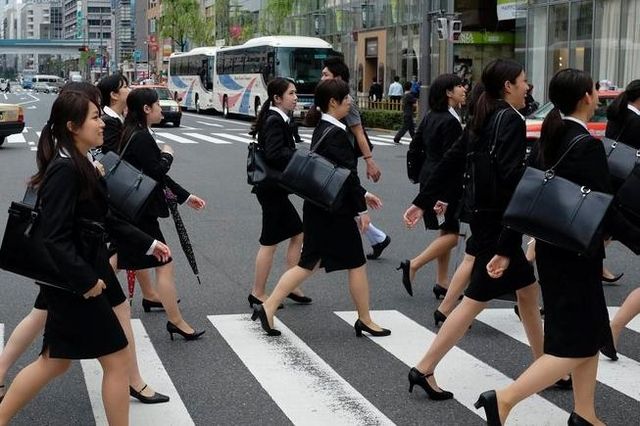 Japanische frauen suchen männer zunder