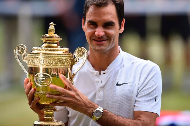 Roger Federer a remport le tournoi de Wimbledon pour la huitime fois de sa carrire, quatorze ans aprs son premier sacre.