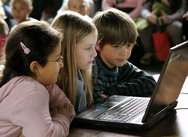 RÃ©sultat de recherche d'images pour "le web, les enfants dangers"