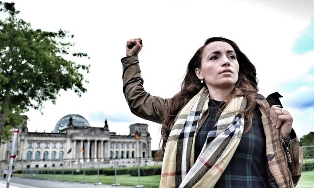 Die ehemalige Femen-­Aktivistin Ramadani in Berlin: «Die musli­mischen Frauen sind die grössten Unterdrücker der Töchter.» Foto: M. Lengemann/Laif