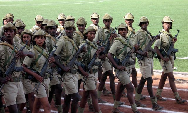 Der eritreische Nationaldienst ist nicht nur militärisch, er kann auch zivile Pflichten beinhalten. Foto: Jack Kimball (Reuters)