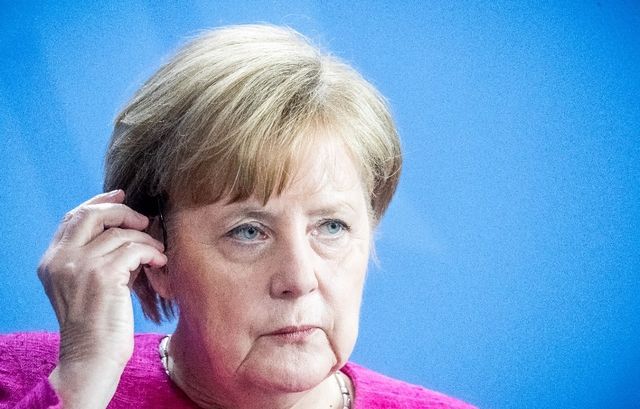 Crise migratoire : à Berlin, Macron appelle à 