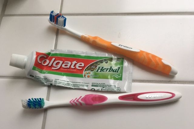 On trouve du dioxyde de titane dans le dentifrice mais également dans les chewing-gum et les bonbons. 
