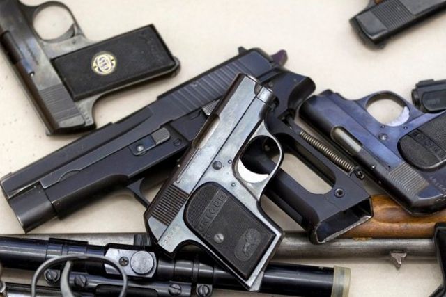 Près de 30'000 demandes d'acquisition d'armes ont été déposées en une année. 